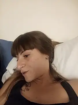 Cristina02 online show from May 6, 2026, 10:36 pm