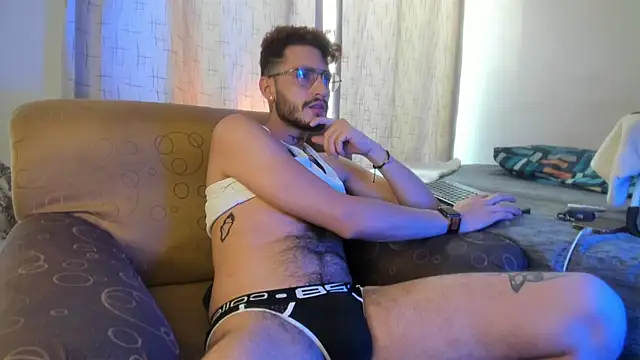 Snapshot of axel_giracr chatting on January 26, 2025, 8:34 pm axel giracr online show from January 26, 2025, 8:34 pm