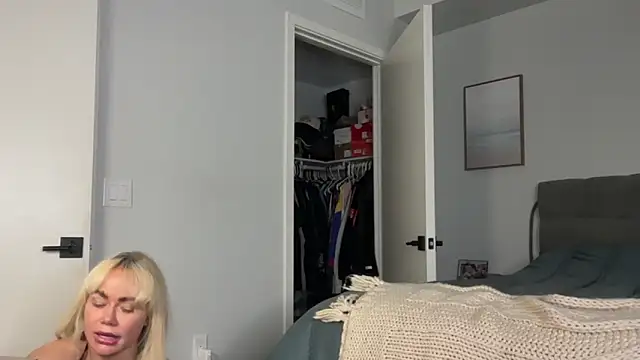 ElenaErickson online show from February 2, 2026, 1:48 am