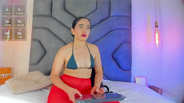 Snapshot of Liinda_Saenz chatting on May 23, 2026, 11:31 am Liinda Saenz online show from May 23, 2026, 11:31 am
