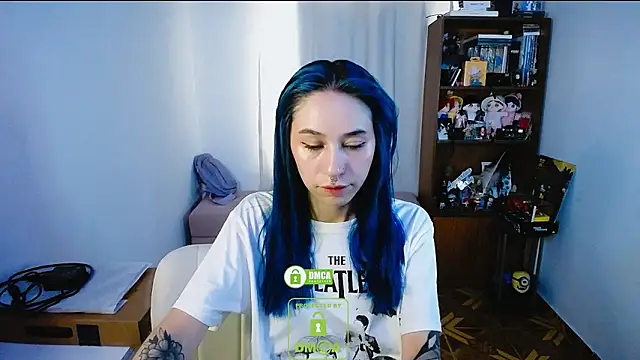 dakota senju online show from December 5, 2024, 2:28 pm