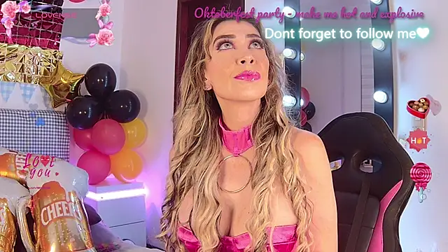 Snapshot of EvelinaGrey chatting on October 5, 2025, 2:35 am EvelinaGrey online show from October 5, 2025, 2:35 am