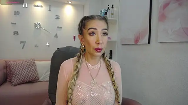 Snapshot of EvelinaGrey chatting on March 16, 2025, 1:07 am EvelinaGrey online show from March 16, 2025, 1:07 am