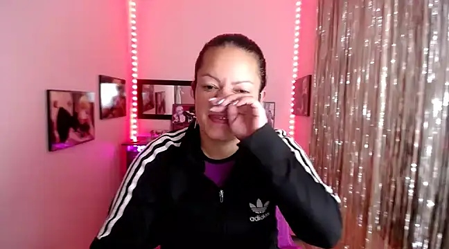 Cristal w online show from March 13, 2025, 12:24 pm