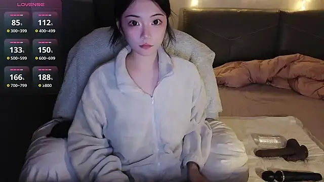 Jennie-007 online show from October 26, 2025, 10:59 am