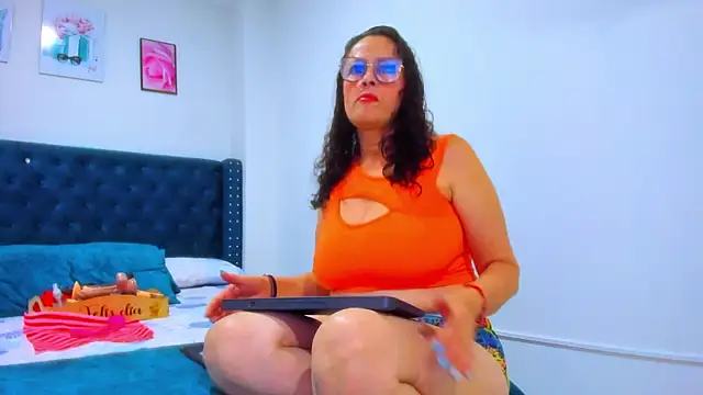 Snapshot of ClayrRosse chatting on October 20, 2025, 11:27 pm ClayrRosse online show from October 20, 2025, 11:27 pm