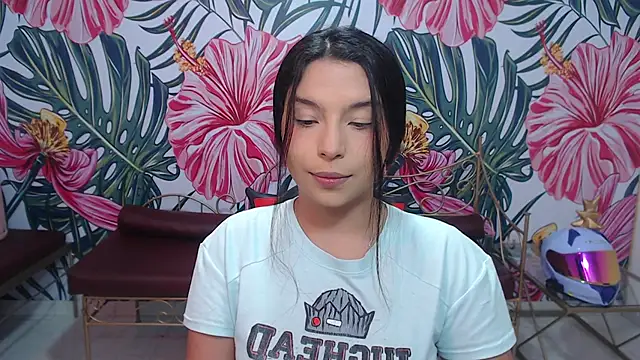 Snapshot of Small_naughty_ chatting on May 4, 2026, 1:14 pm Small naughty online show from May 4, 2026, 1:14 pm