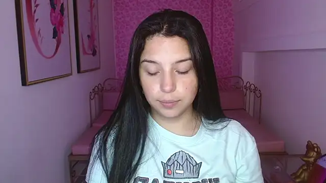 Snapshot of Small_naughty_ chatting on May 25, 2026, 1:10 pm Small naughty online show from May 25, 2026, 1:10 pm