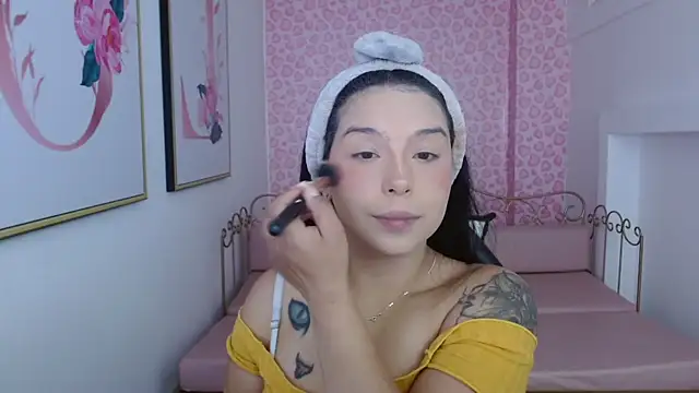 Snapshot of Small_naughty_ chatting on May 14, 2026, 1:08 pm Small naughty online show from May 14, 2026, 1:08 pm