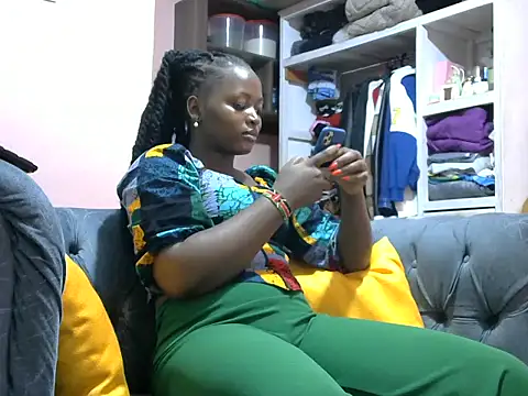 Snapshot of slender-qwene chatting on April 30, 2026, 1:40 pm slender-qwene online show from April 30, 2026, 1:40 pm