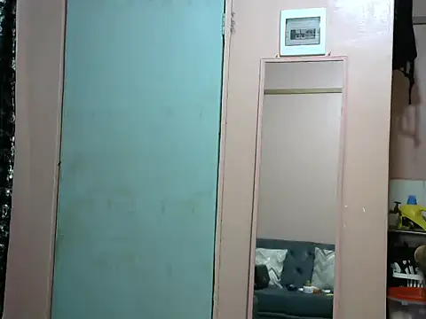 slender-qwene online show from March 31, 2026, 8:38 am