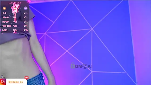 Snapshot of lilylouisee chatting on November 6, 2025, 2:54 pm lilylouisee online show from November 6, 2025, 2:54 pm