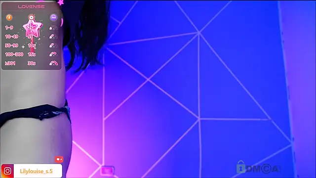 Snapshot of lilylouisee chatting on November 8, 2025, 11:19 pm lilylouisee online show from November 8, 2025, 11:19 pm