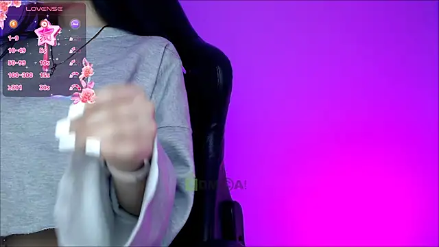 Snapshot of lilylouisee chatting on February 28, 2025, 2:09 pm lilylouisee online show from February 28, 2025, 2:09 pm