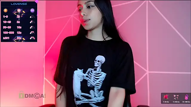 Snapshot of lilylouisee chatting on October 27, 2025, 12:50 pm lilylouisee online show from October 27, 2025, 12:50 pm