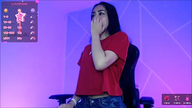 Snapshot of lilylouisee chatting on March 21, 2025, 1:23 pm lilylouisee online show from March 21, 2025, 1:23 pm