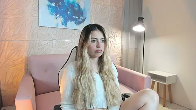 Snapshot of magic_fernanda chatting on November 15, 2025, 9:30 pm magic fernanda online show from November 15, 2025, 9:30 pm