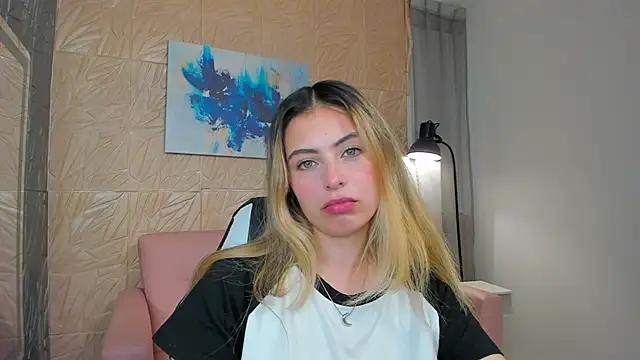 Snapshot of magic_fernanda chatting on November 13, 2025, 8:57 pm magic fernanda online show from November 13, 2025, 8:57 pm