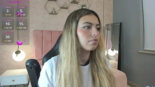 Snapshot of magic_fernanda chatting on September 29, 2025, 10:04 pm magic fernanda online show from September 29, 2025, 10:04 pm