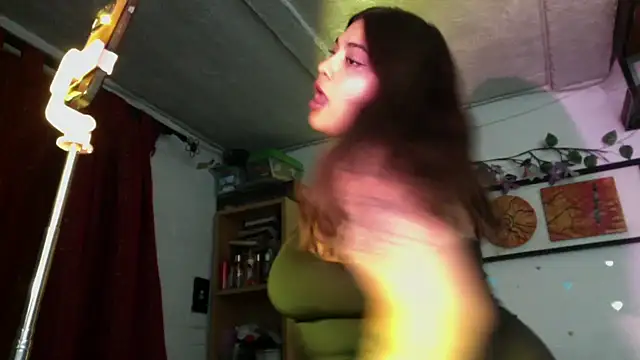 Snapshot of dreamgirl_sweet chatting on February 21, 2026, 3:30 am dreamgirl sweet online show from February 21, 2026, 3:30 am