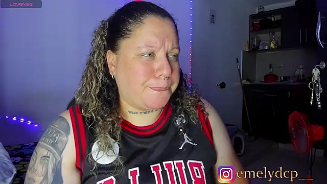 Snapshot of mariana_maze chatting on October 19, 2025, 5:43 am mariana maze online show from October 19, 2025, 5:43 am