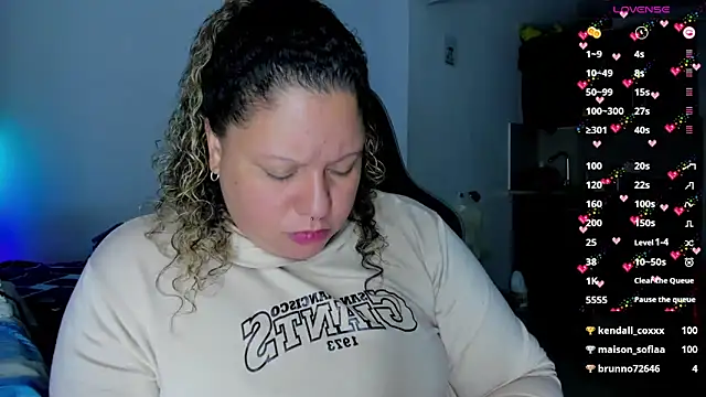 Snapshot of mariana_maze chatting on February 8, 2025, 11:55 am mariana maze online show from February 8, 2025, 11:55 am