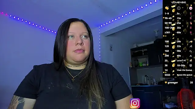 Snapshot of mariana_maze chatting on February 4, 2026, 8:09 am mariana maze online show from February 4, 2026, 8:09 am