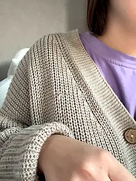 Snapshot of ellie_ssexy chatting on November 28, 2025, 5:18 am ellie ssexy online show from November 28, 2025, 5:18 am