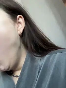 Snapshot of ellie_ssexy chatting on November 18, 2025, 5:22 am ellie ssexy online show from November 18, 2025, 5:22 am