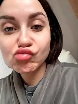 Snapshot of ellie_ssexy chatting on November 20, 2025, 5:19 am ellie ssexy online show from November 20, 2025, 5:19 am