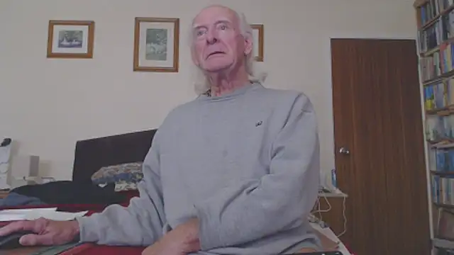 Snapshot of WaverlyKernow chatting on October 26, 2025, 10:59 am WaverlyKernow online show from October 26, 2025, 10:59 am