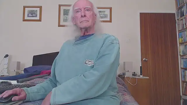 Snapshot of WaverlyKernow chatting on March 25, 2026, 3:22 pm WaverlyKernow online show from March 25, 2026, 3:22 pm