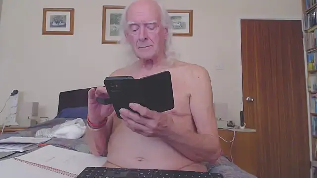 Snapshot of WaverlyKernow chatting on March 21, 2026, 4:00 pm WaverlyKernow online show from March 21, 2026, 4:00 pm