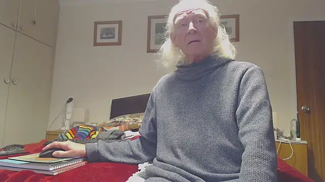 Snapshot of WaverlyKernow chatting on November 26, 2025, 11:32 am WaverlyKernow online show from November 26, 2025, 11:32 am