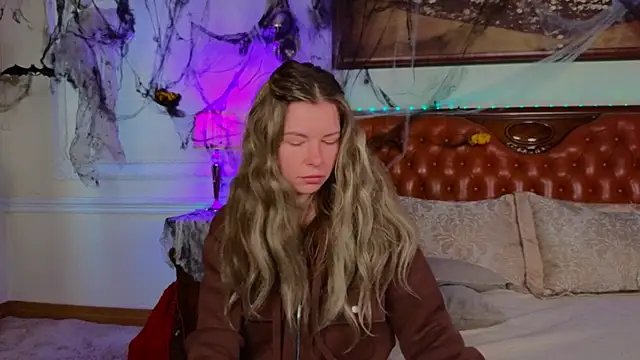 Snapshot of Real_Tini chatting on October 30, 2025, 6:12 am Real Tini online show from October 30, 2025, 6:12 am