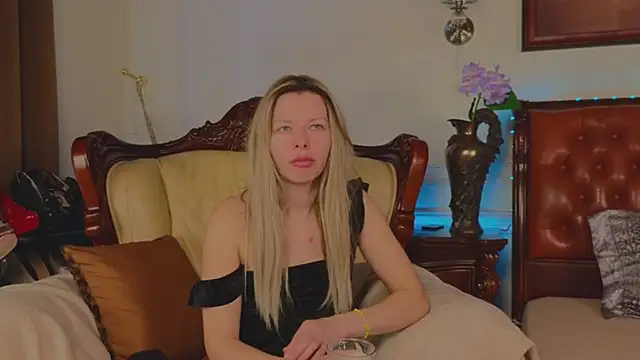 Real Tini online show from March 12, 2026, 7:12 am