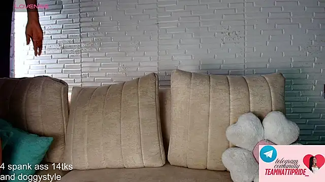 natashapridee  online show from October 16, 2025, 7:22 pm