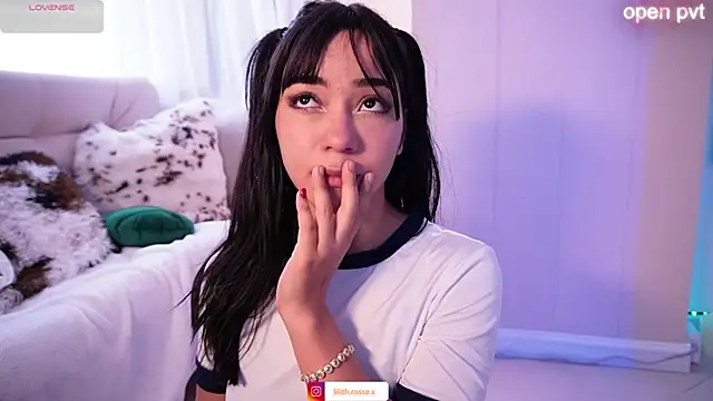 Snapshot of lilith__rosse chatting on November 13, 2025, 4:00 pm lilith rosse online show from November 13, 2025, 4:00 pm