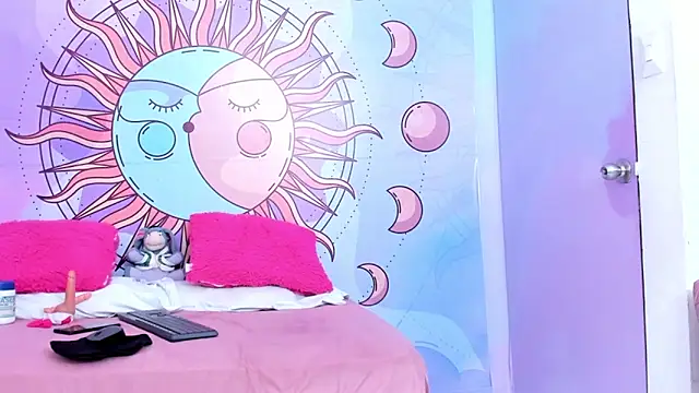 Snapshot of luna_hoott chatting on February 4, 2026, 7:20 pm luna hoott online show from February 4, 2026, 7:20 pm