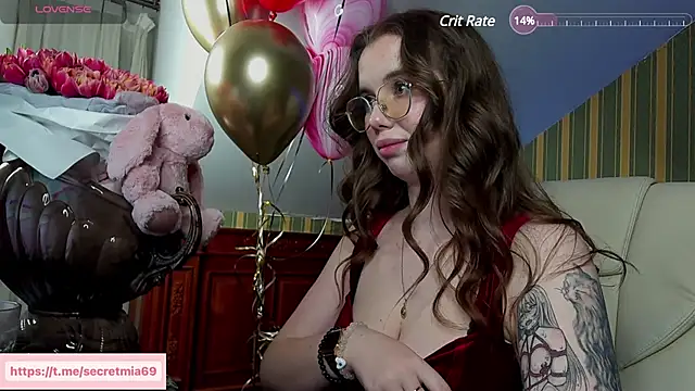 Snapshot of SecretDesireMe chatting on February 14, 2025, 5:57 pm SecretDesireMe online show from February 14, 2025, 5:57 pm