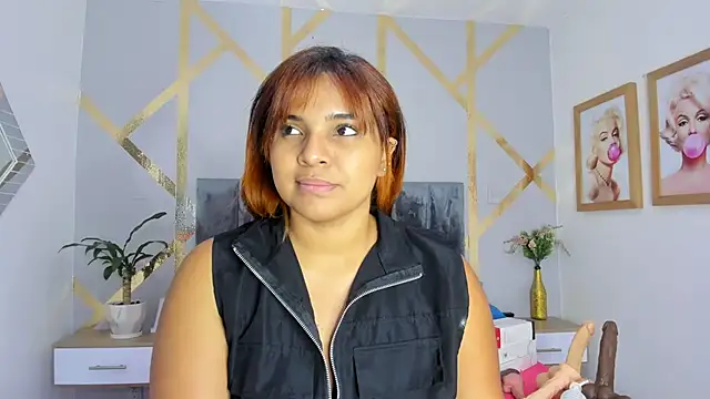 Snapshot of angelina_castroo chatting on February 19, 2025, 3:06 am angelina castroo online show from February 19, 2025, 3:06 am