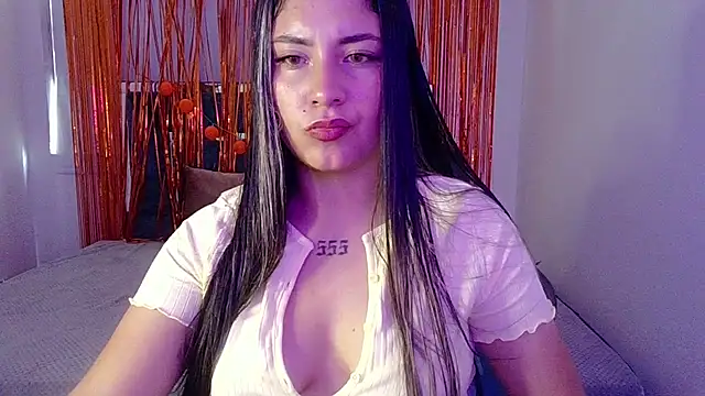 Lia 14  online show from November 13, 2025, 5:39 pm