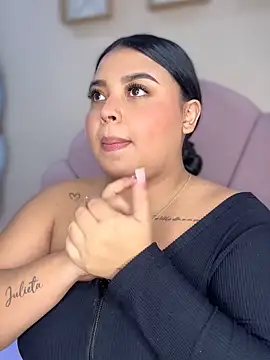 Snapshot of Emily_cooper20 chatting on October 25, 2025, 2:00 am Emily cooper20 online show from October 25, 2025, 2:00 am