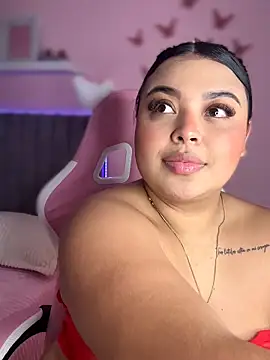 Snapshot of Emily_cooper20 chatting on December 5, 2025, 1:27 am Emily cooper20 online show from December 5, 2025, 1:27 am