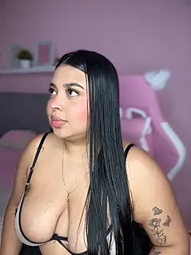 Snapshot of Emily_cooper20 chatting on November 21, 2025, 12:09 am Emily cooper20 online show from November 21, 2025, 12:09 am