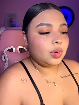 Emily cooper20 online show from April 21, 2026, 1:42 am