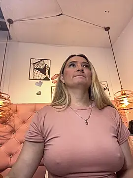 Snapshot of antonella87 chatting on February 12, 2026, 10:53 pm antonella87 online show from February 12, 2026, 10:53 pm