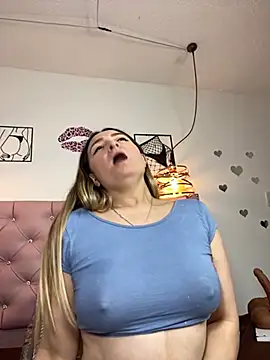 Snapshot of antonella87 chatting on November 14, 2025, 11:19 pm antonella87 online show from November 14, 2025, 11:19 pm