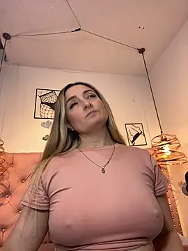 Snapshot of antonella87 chatting on February 24, 2026, 8:53 pm antonella87 online show from February 24, 2026, 8:53 pm