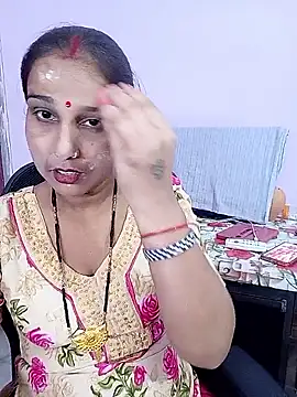 Snapshot of reemacouple007 chatting on May 26, 2026, 7:28 am reemacouple007 online show from May 26, 2026, 7:28 am